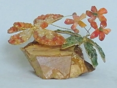 Schmetterling mit Blume (± 11 cm) mit Karneol und Bergkristall
